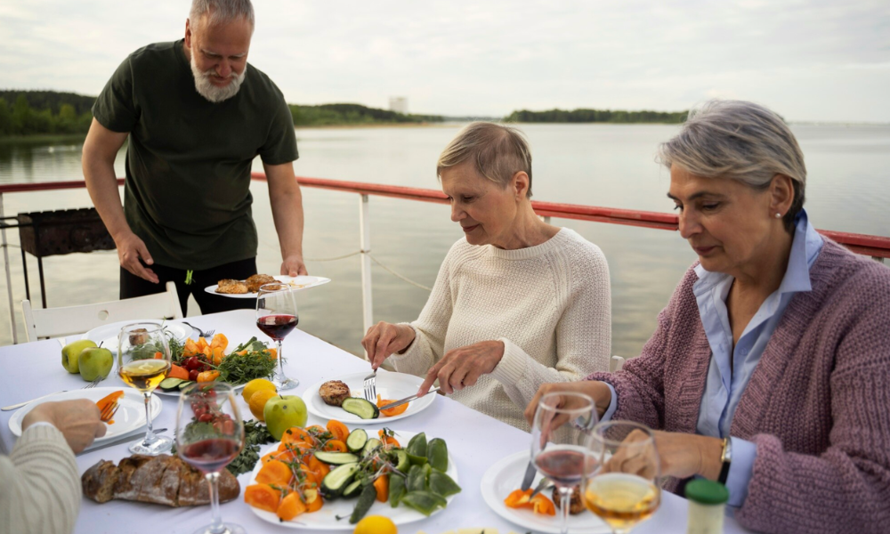 Combo Marine Wildlife Cruise + Winelands PM Tour